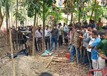 দাফনের ১২০ দিন পর ছাত্র আন্দোলনে নিহত রাব্বির মরদেহ উত্তোলন